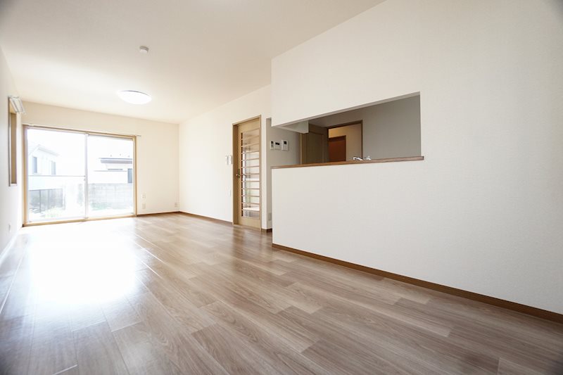 居室・リビング　ご家族や友人と会話が弾む対面式キッチン☆