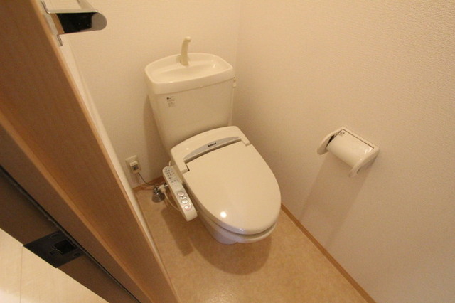 トイレ　温水洗浄暖房便座