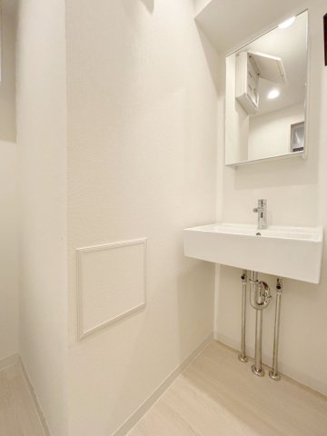 洗面設備　使いやすい独立洗面台です