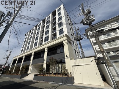 建物外観　オートロックで外部の人間が簡単に出入りできないため安心です。