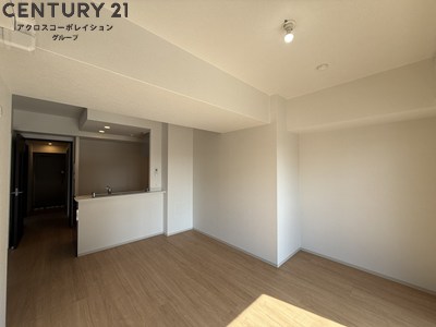 居室・リビング　日当たり良好な13帖の広いLDK。