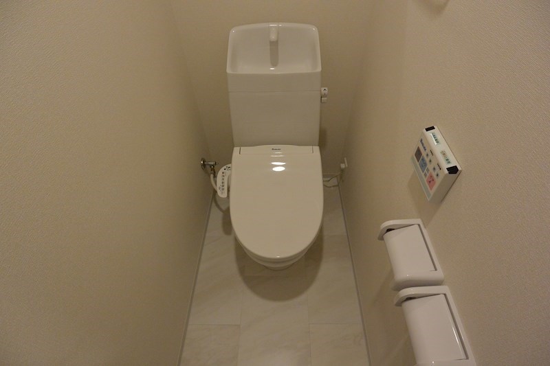 トイレ　トイレって何故か落ち着くスペースですね