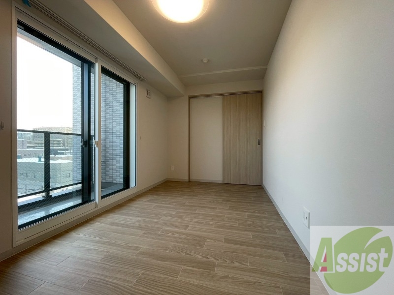 その他部屋・スペース　こちらのお部屋は光が差し込む、温かみのあるお部屋です。