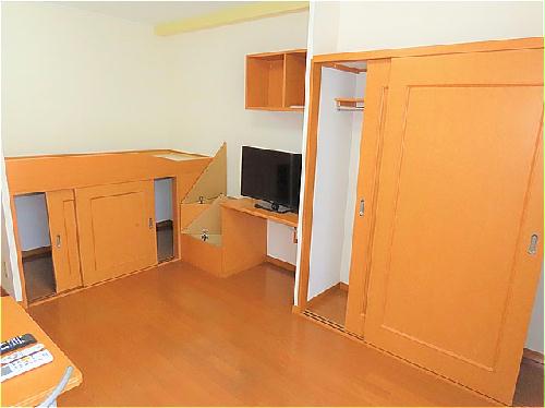 収納　クローゼット、ベッド下収納あり