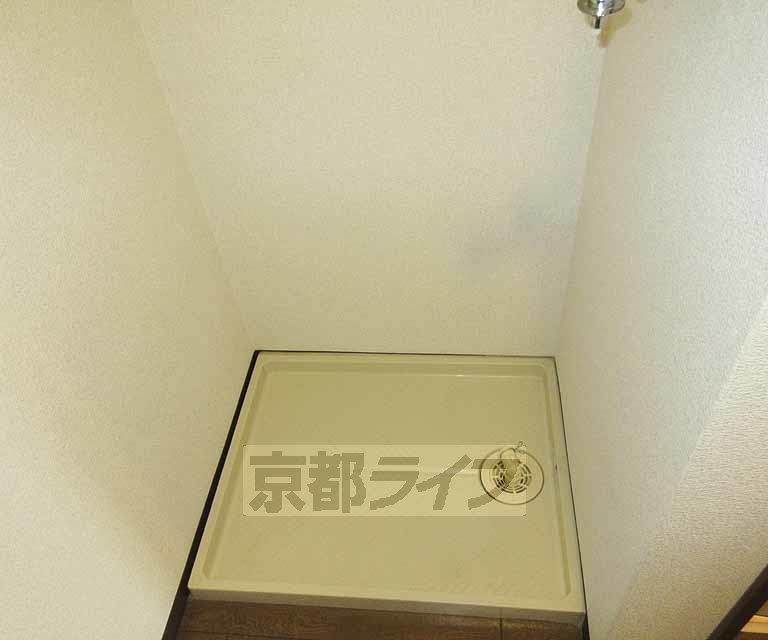 洗面設備　室内洗濯機置き場になります。