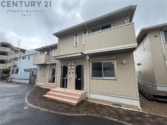 建物外観　モニタ付きインターホンついてます