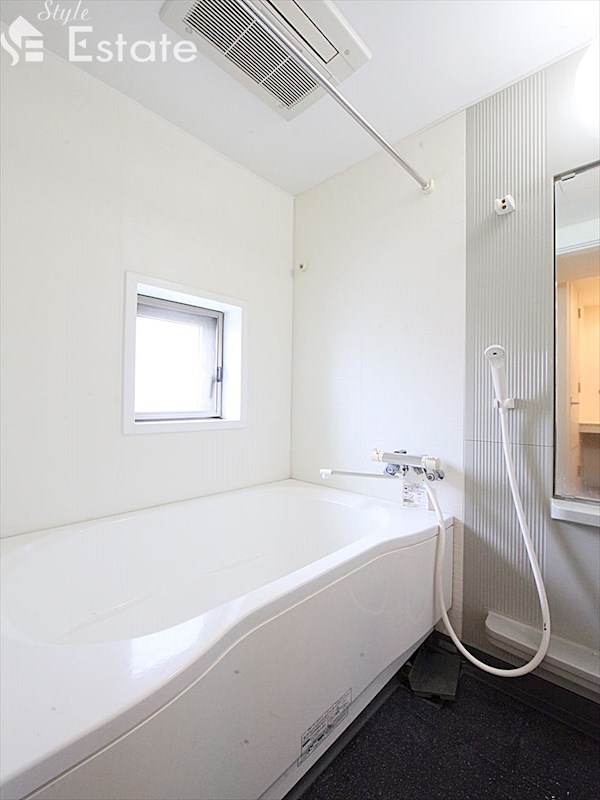 バス・シャワールーム　バスルーム