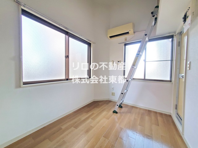 居室・リビング　２面採光で、明るく風通しのよい過ごしやすいお部屋♪