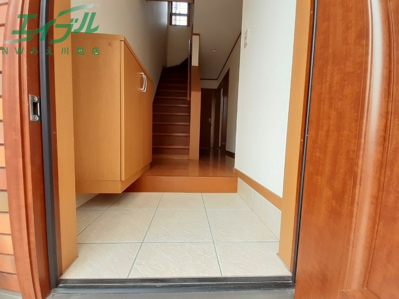 玄関　同物件別室写真