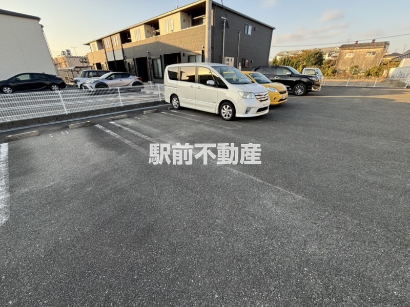 駐車場　広めの駐車場
