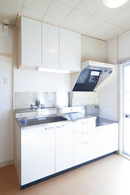 キッチン　コンパクトで使い勝手の良いキッチン