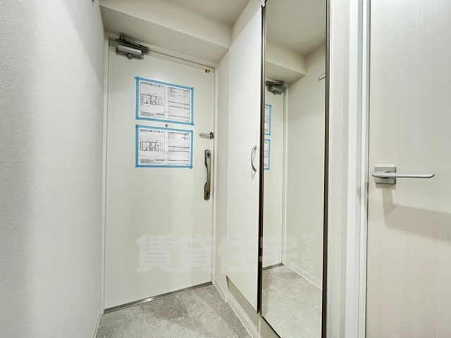 玄関　201号室写真