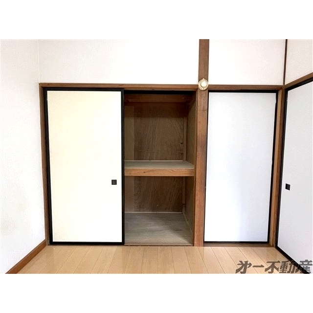 収納　押入