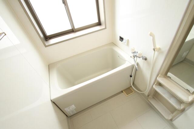 バス・シャワールーム　バス／シャワー