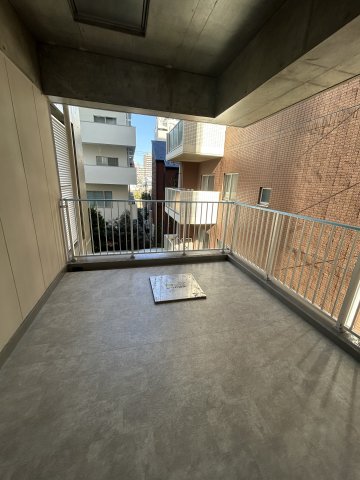 バルコニー　内装工事仕掛中