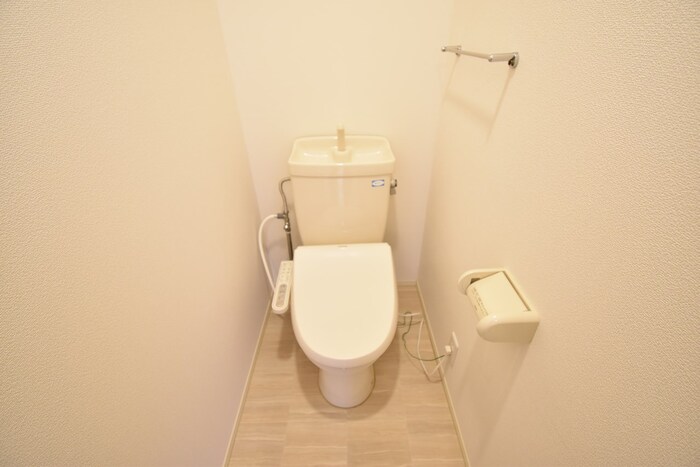 トイレ　温水洗浄暖房便座