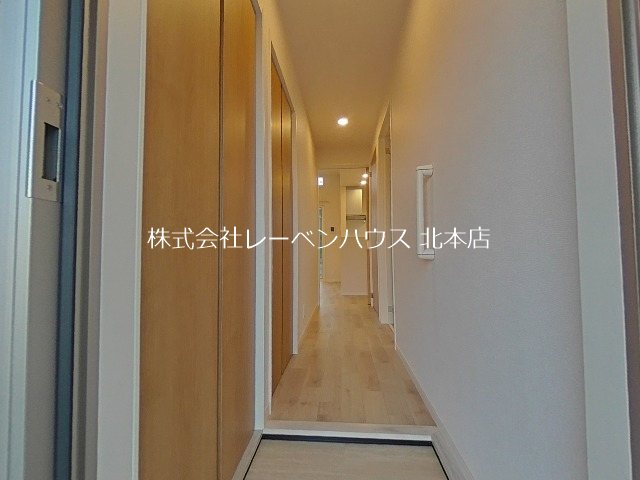 玄関　中部屋の参考写真です