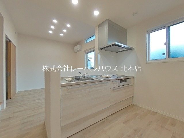 キッチン　中部屋の参考写真です