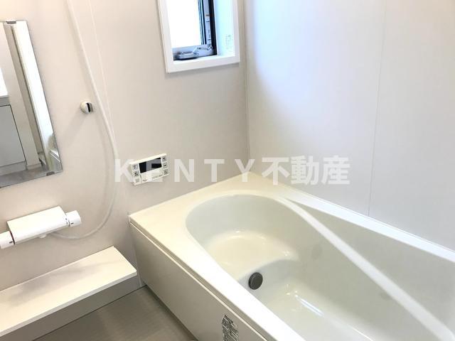 バス・シャワールーム　落ち着いた空間のお風呂です