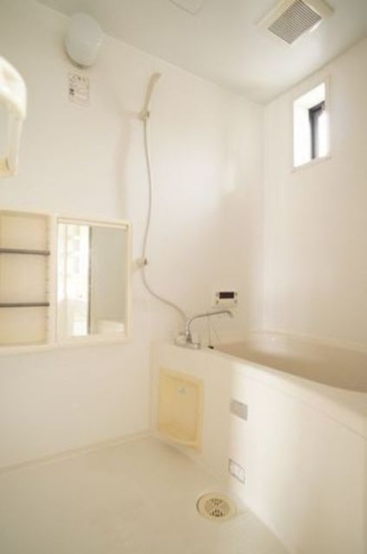 バス・シャワールーム　図面と現状に相違がある場合には現状を優先