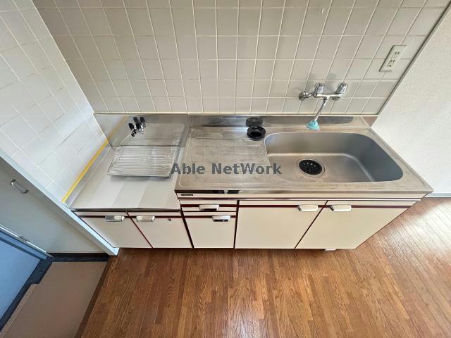 キッチン　他号室の写真になります。