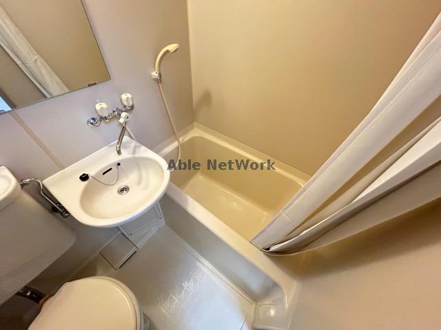 バス・シャワールーム　他号室の写真になります。