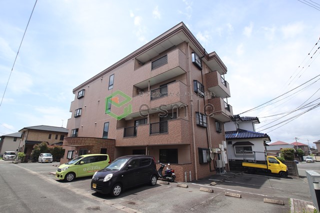 建物外観　落ち着いた雰囲気の外観です