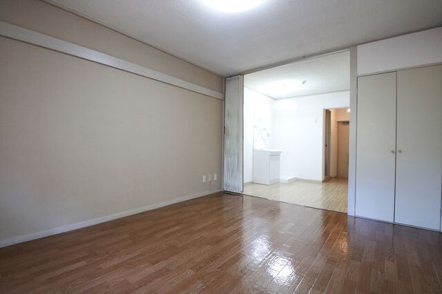 居室・リビング　※別室の参考写真の為、現況優先です。