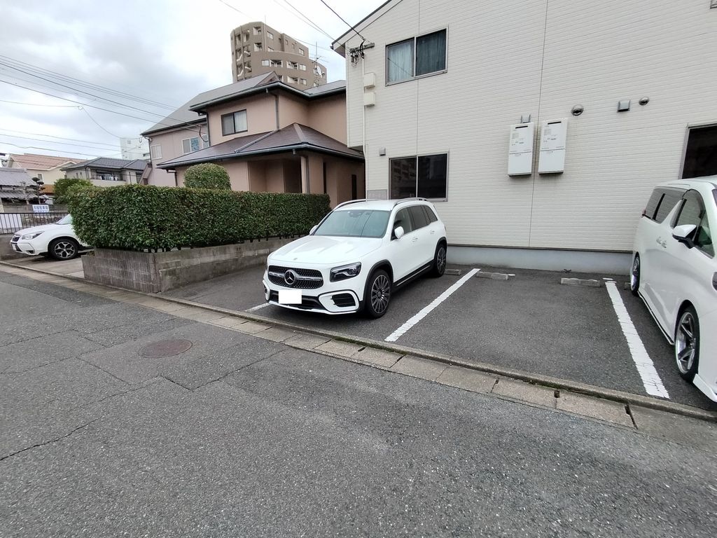 駐車場　駐車場