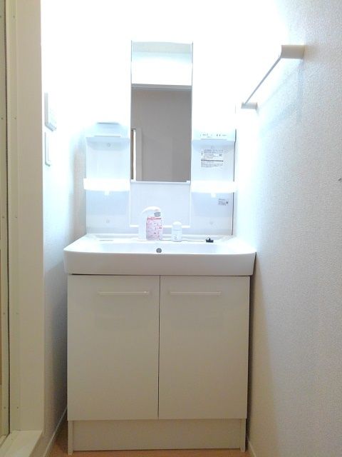 洗面設備　脱衣スペースもあります