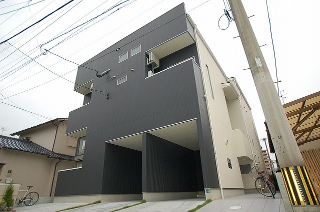 建物外観　落ち着いた雰囲気の外観です