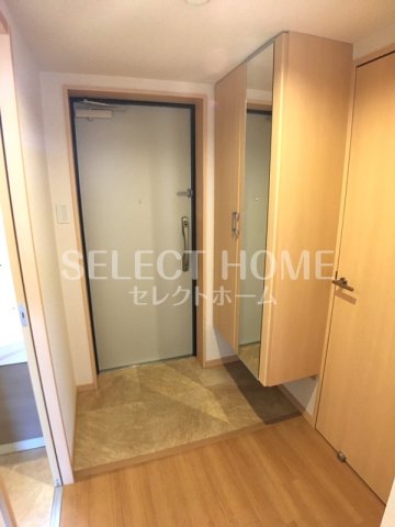 玄関　同型タイプ きれいな玄関です