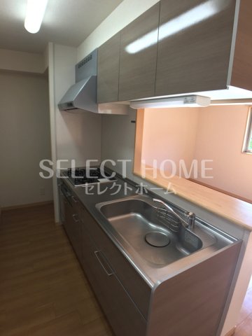 キッチン　同型タイプ コンパクトなキッチンで掃除もラクラク