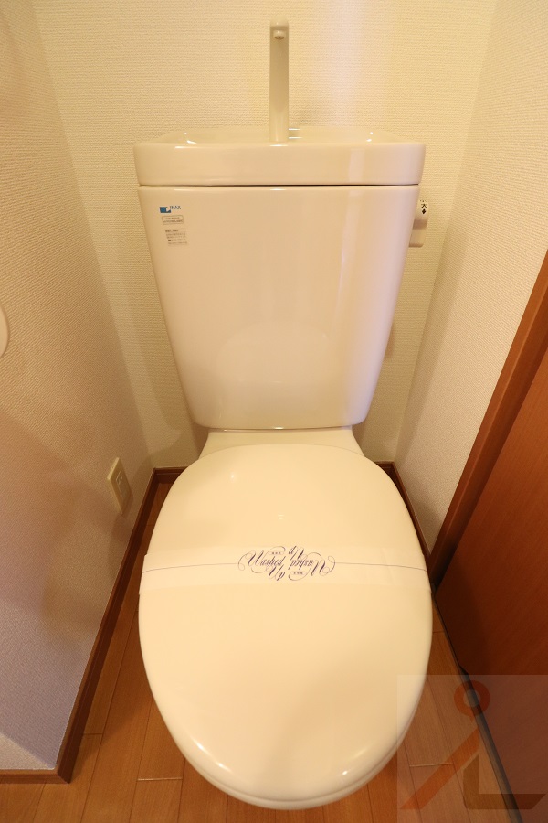 トイレ　写真は別号室です。現況優先になります。