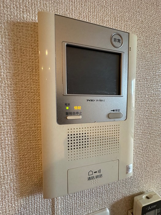 セキュリティ　防犯対策に有効なカメラ付きインターホン！突然の来客やお子様の