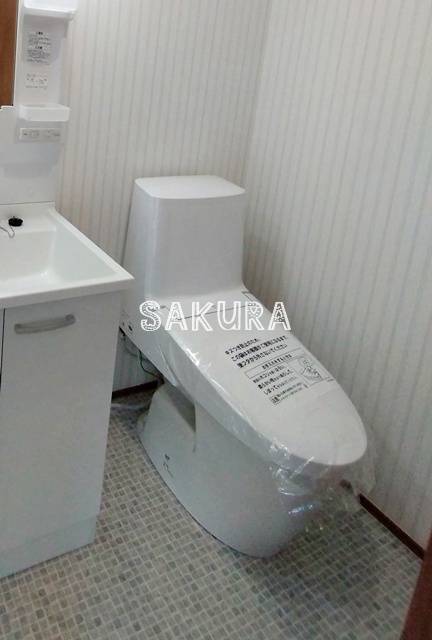 トイレ　嬉しい温水洗浄便座♪