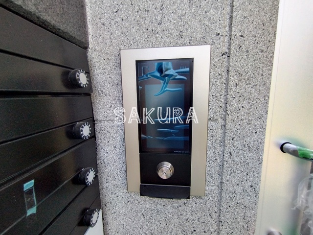 セキュリティ　不審者、勧誘員をシャットアウトできるオートロックです♪