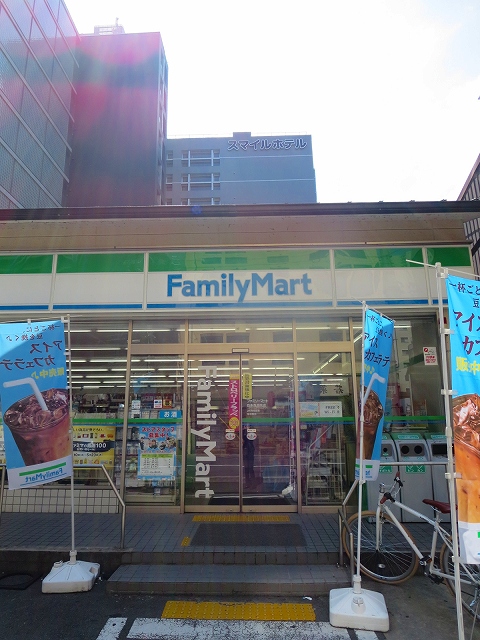 コンビニ　ファミリーマート　四条西洞院店（コンビニ）まで47m