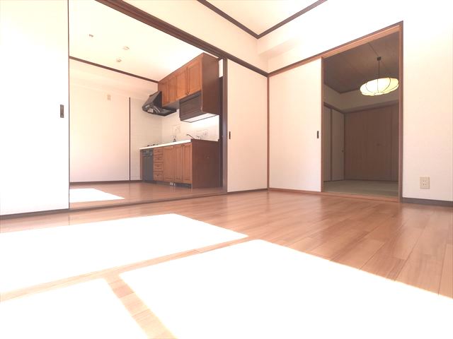 その他部屋・スペース　リビングの1部としても利用出来る6帖の洋室