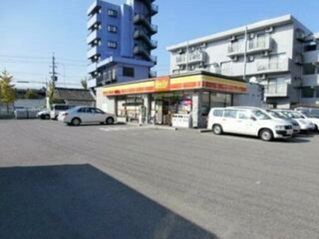 コンビニ　デイリーヤマザキ和歌山手平店（コンビニ）まで569m