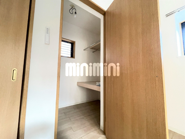 収納　ウォークインクローゼット