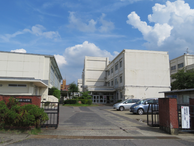 小学校　各務原市立蘇原第二小学校（小学校）まで495m