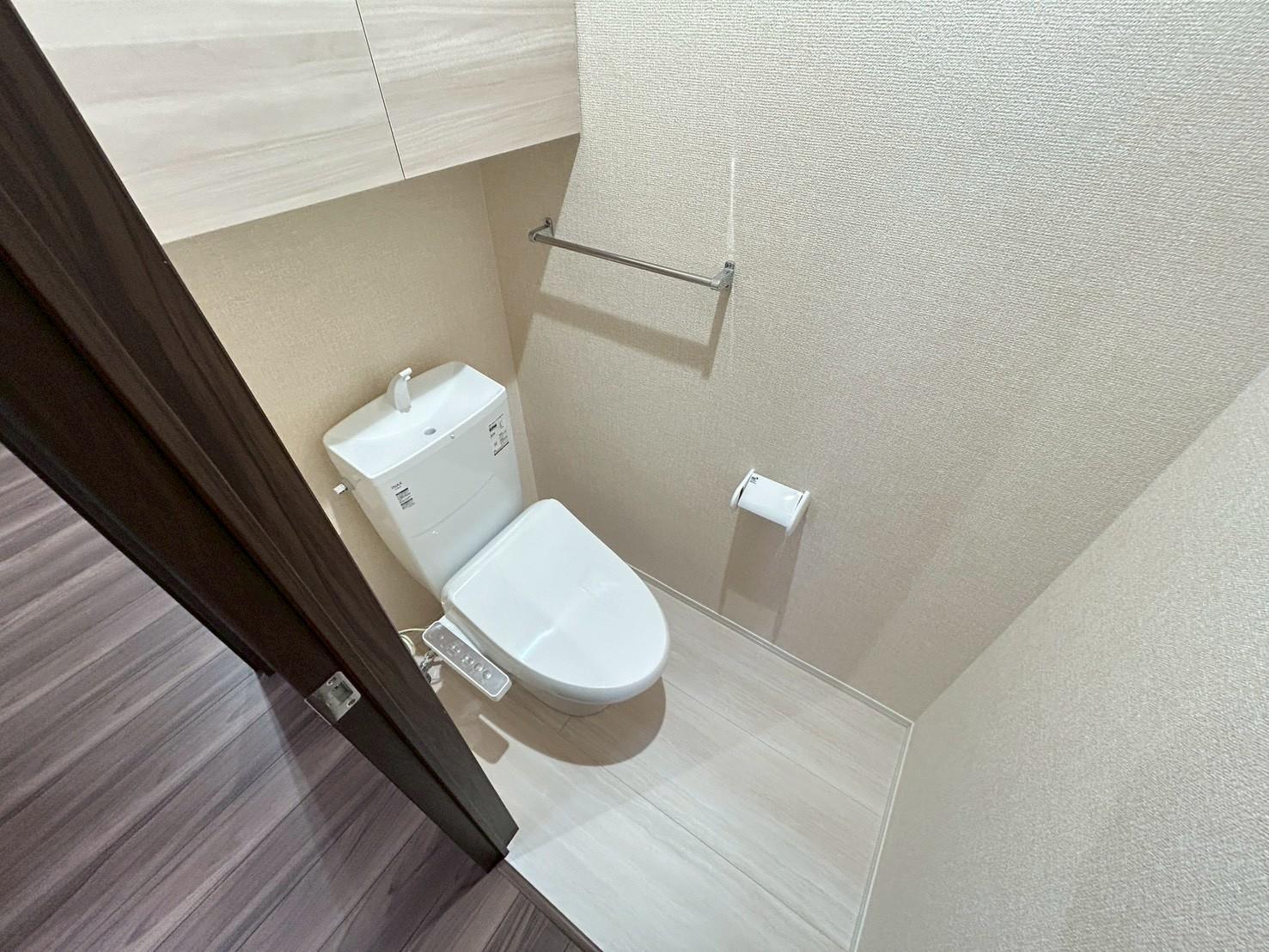 トイレ　温水洗浄暖房便座付トイレ