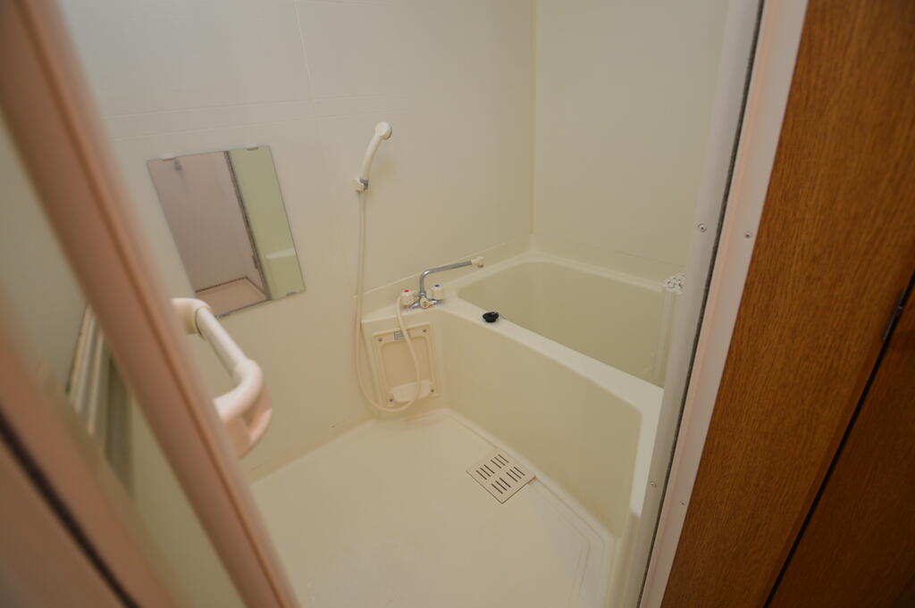 バス・シャワールーム　（参考）他室の写真を使用しています。現況優先となります。