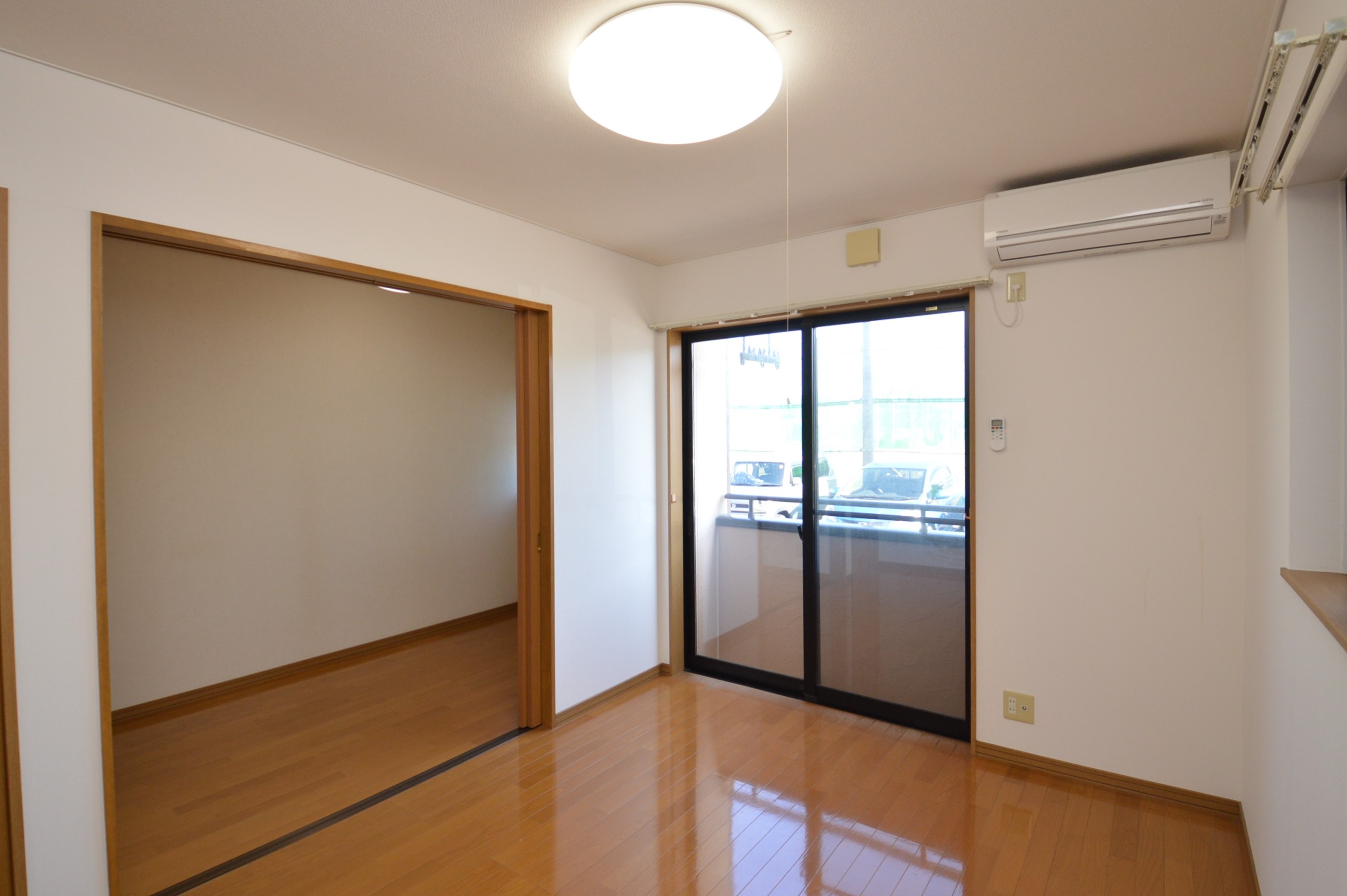 居室・リビング　（参考）他室の写真を使用しています。現況優先となります。