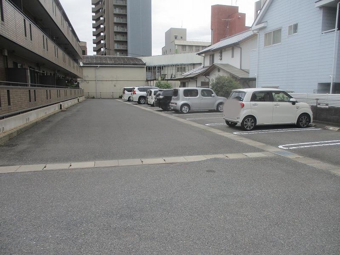 駐車場　駐車場