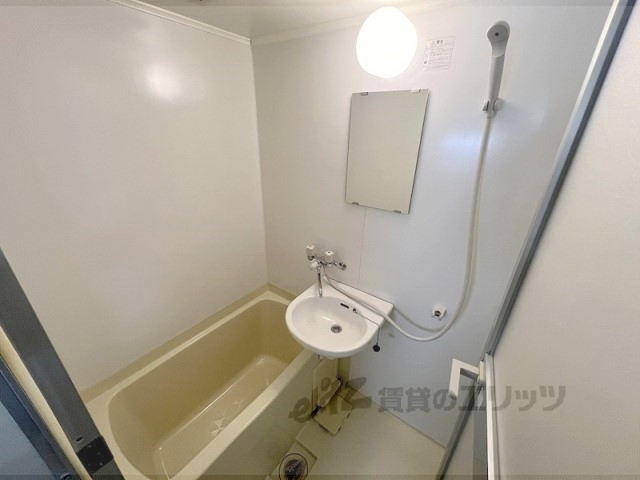 バス・シャワールーム　バス