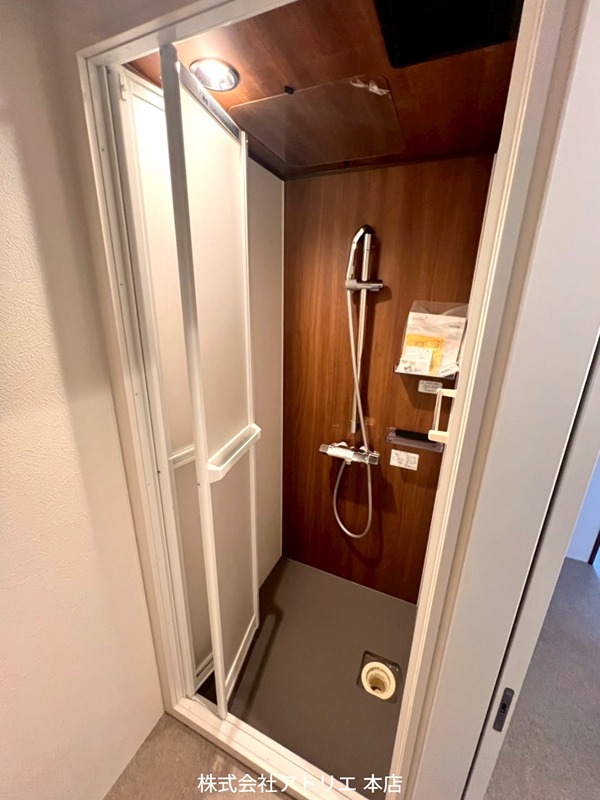 バス・シャワールーム　共同シャワールーム