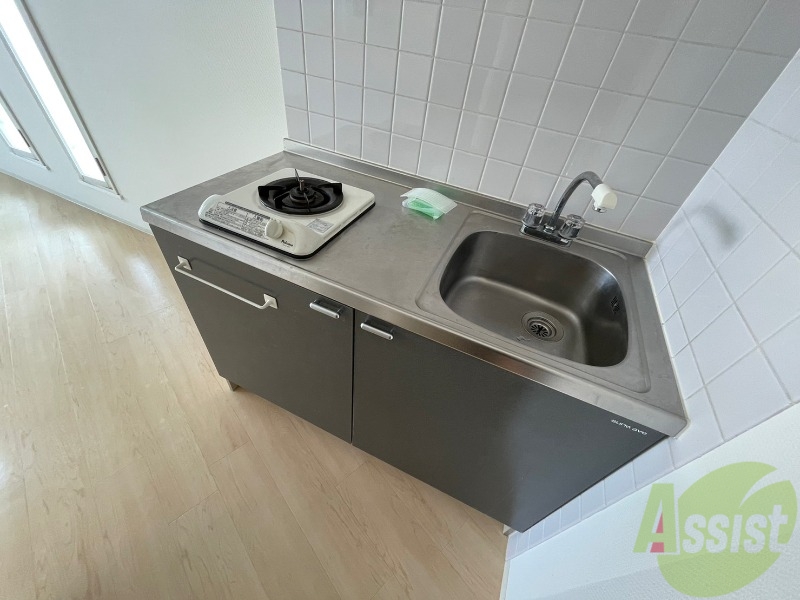 キッチン　キッチンです。一人暮らしなら十分な大きさですね。