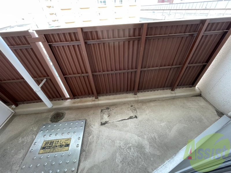 バルコニー　バルコニーです。洗濯物を干したり一息ついたりできますね！